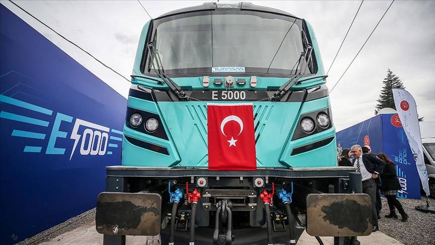 Türkiye’nin demir devri başladı! E5000 yerli lokomotif Avrupa’yı solladı! 1